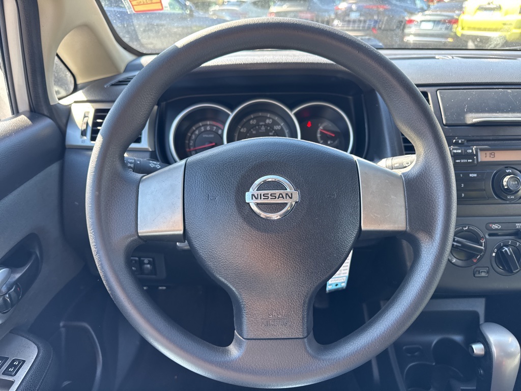 2012 Nissan Versa 1.8 S photo 15