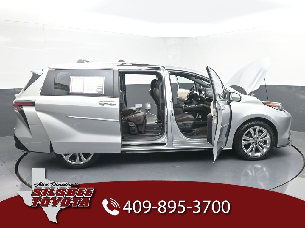 2022 Toyota Sienna Platinum photo 27