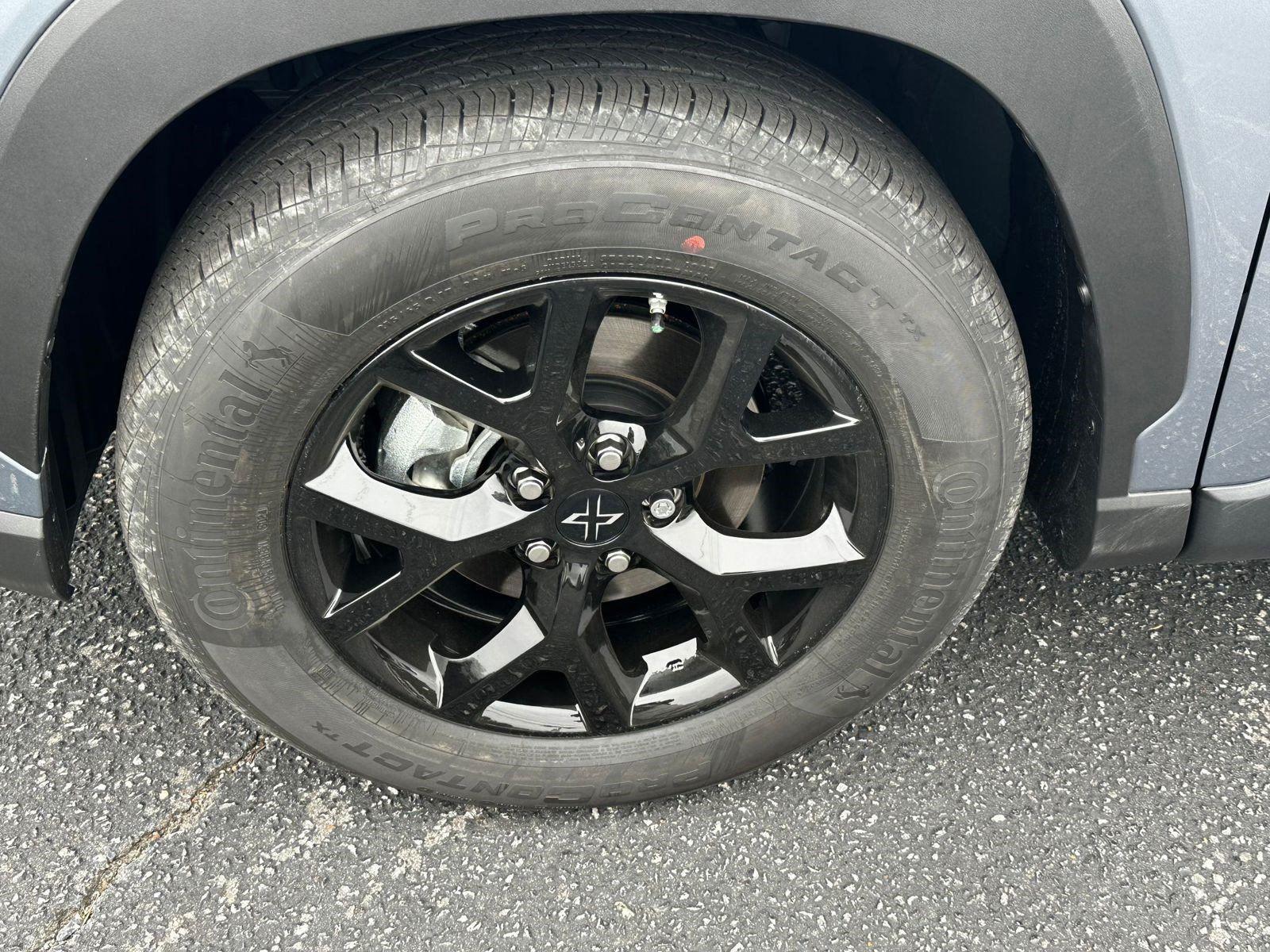 2025 Toyota Corolla Cross L photo 10