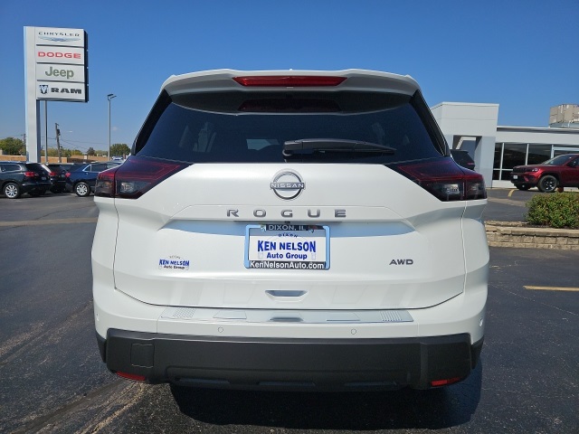 2026 Nissan Rogue SV photo 4