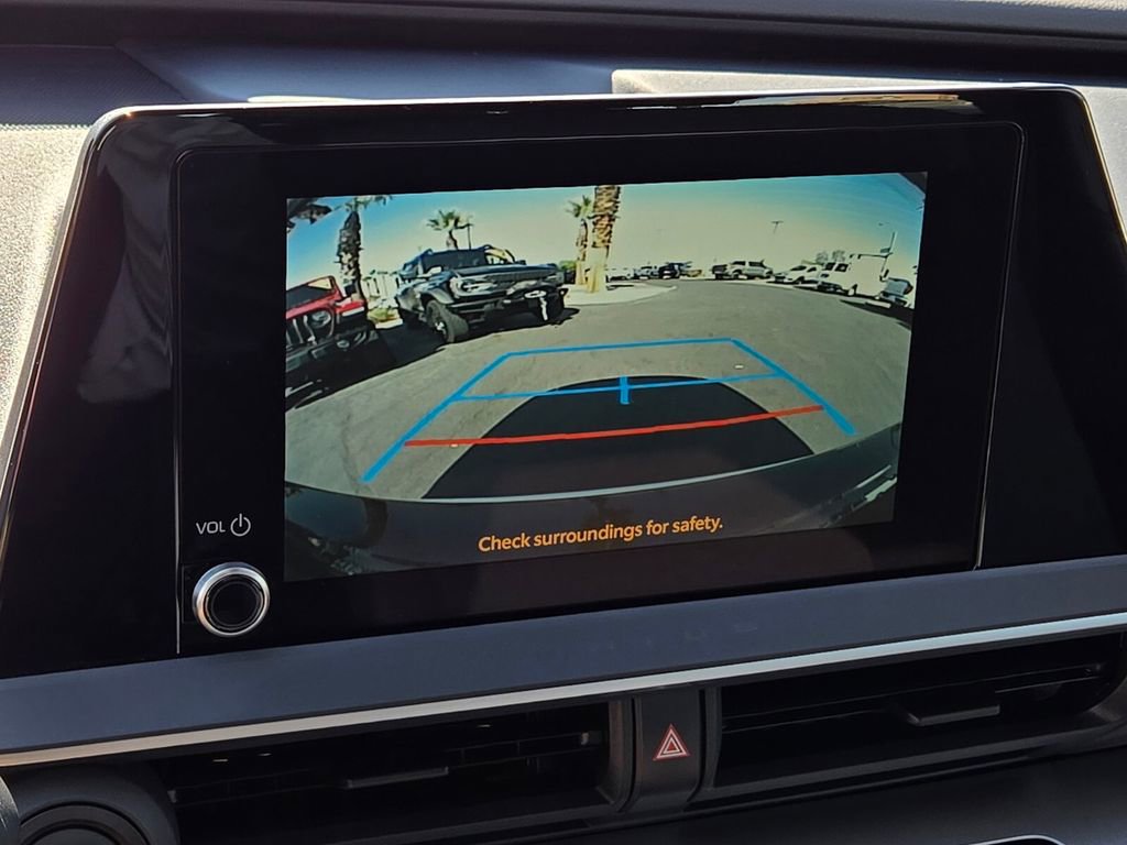 2024 Toyota Prius LE photo 19