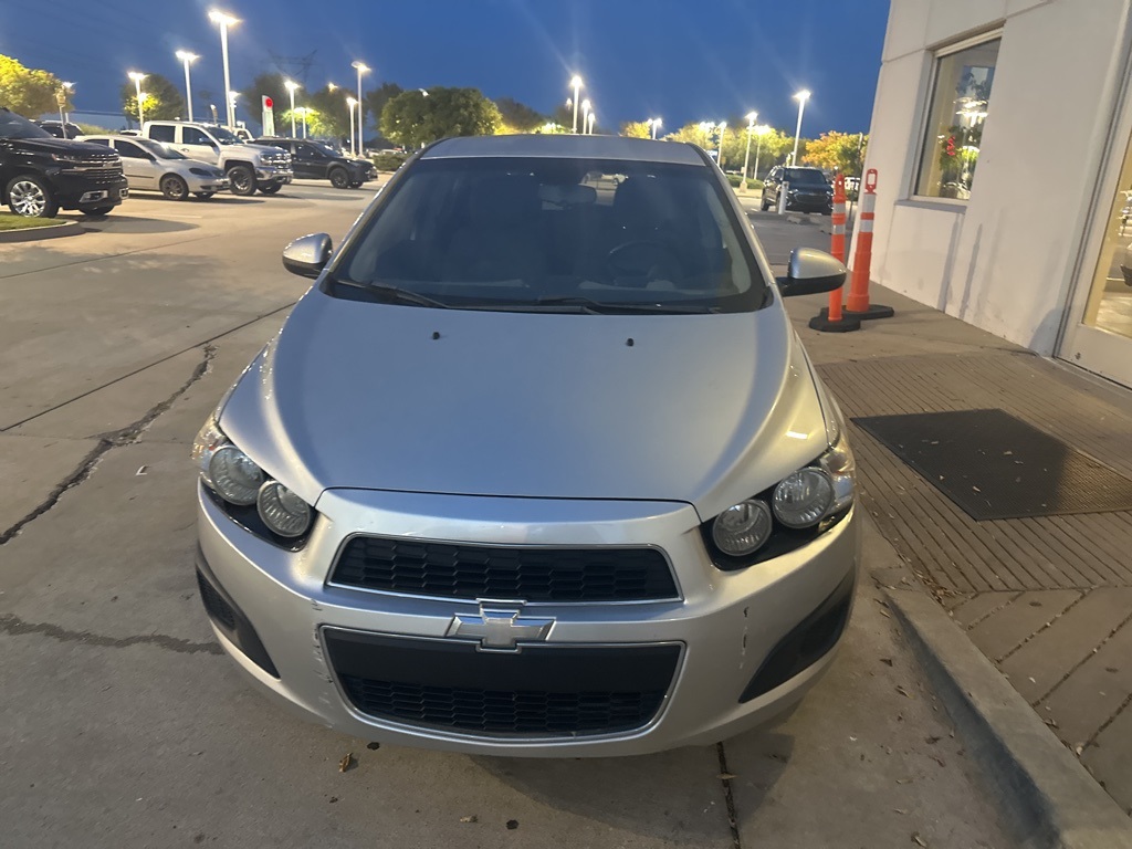 2015 Chevrolet Sonic LS photo 2