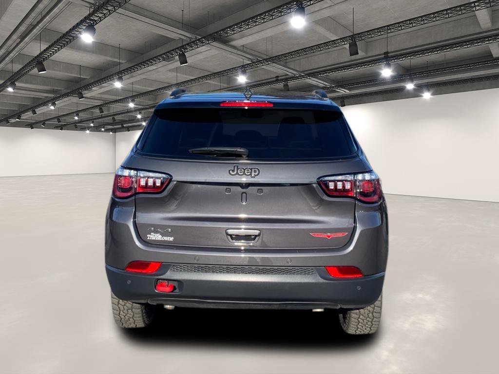 2024 Jeep Compass Trailhawk photo 3