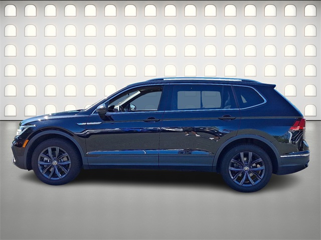 2024 Volkswagen Tiguan SE photo 3
