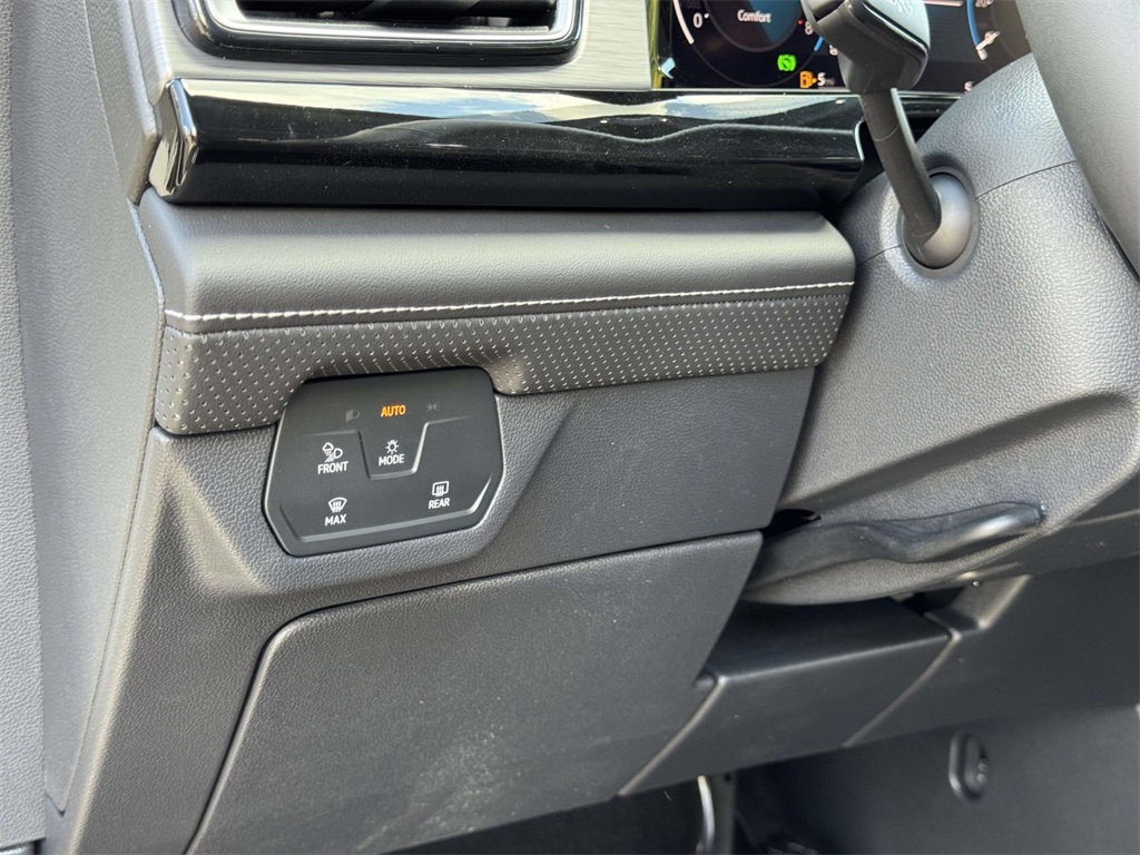 2026 Volkswagen Atlas Cross Sport SE Technology photo 25