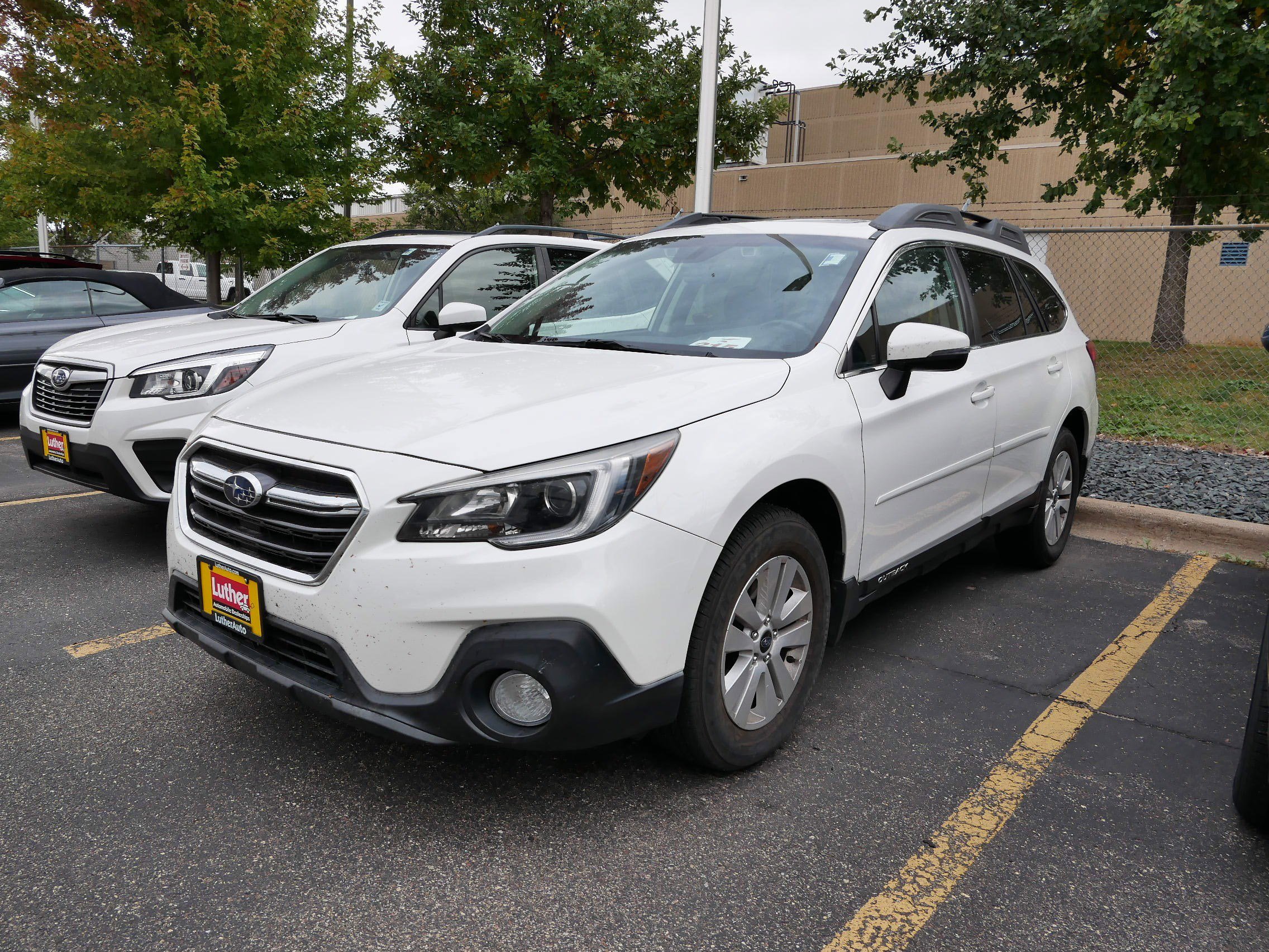2019 Subaru Outback Premium photo 3