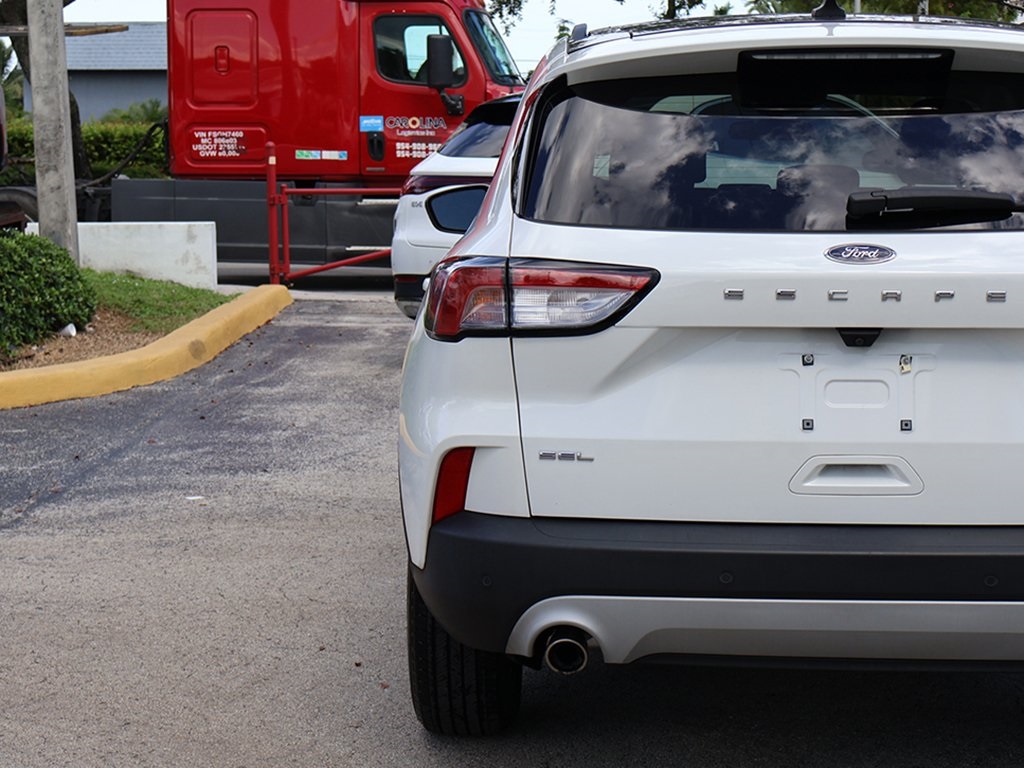 2022 Ford Escape SEL photo 17