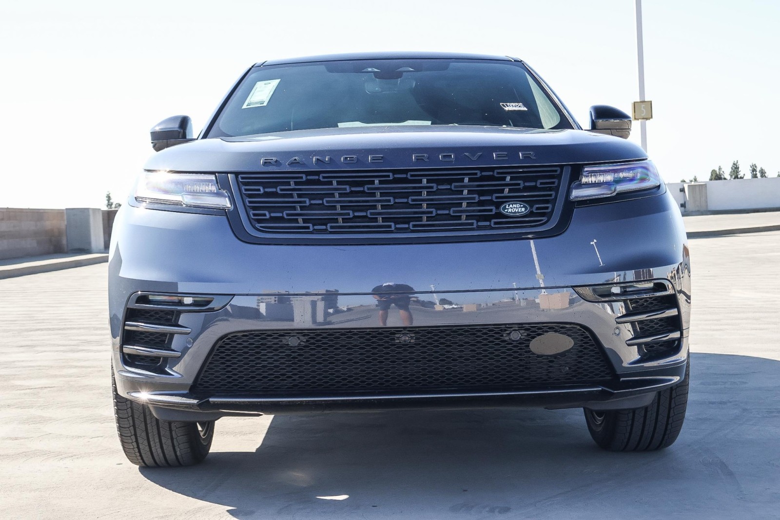 2026 Land Rover Range Rover Velar SE photo 2
