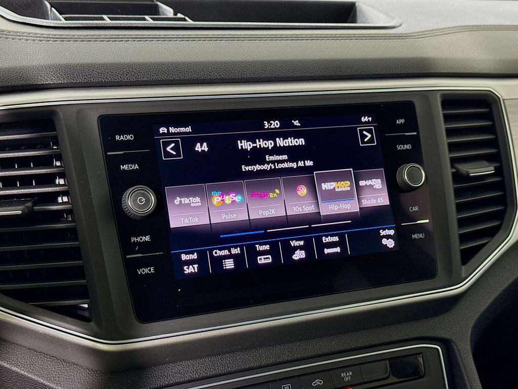 2018 Volkswagen Atlas V6 Launch Edition photo 13