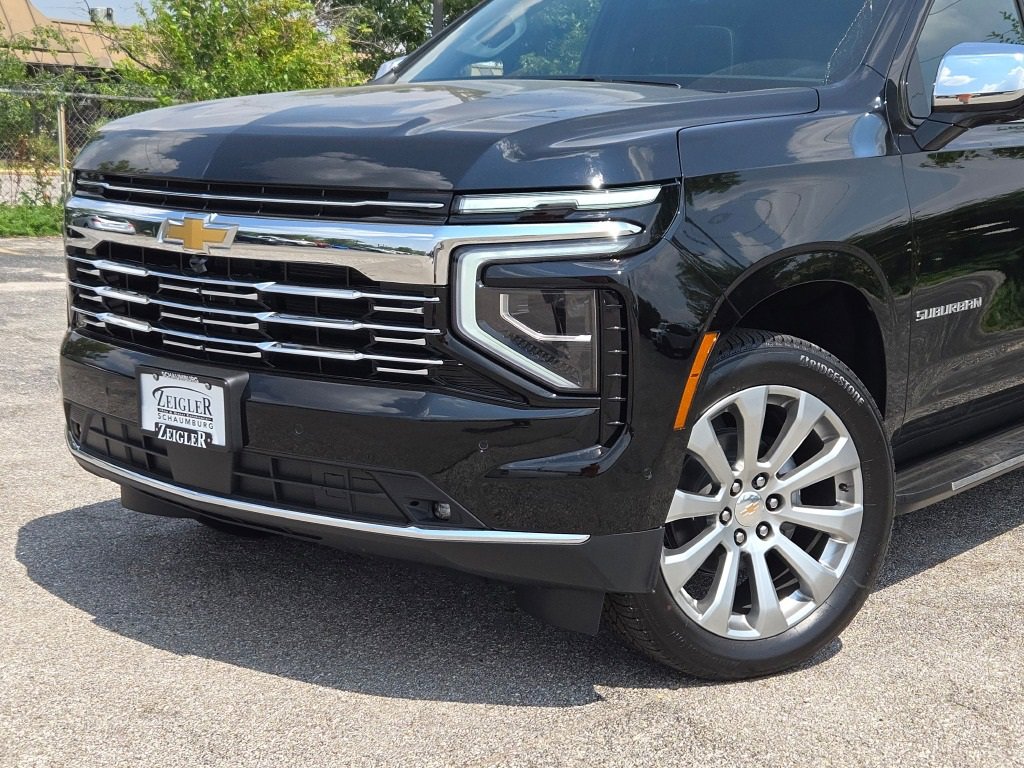 2025 Chevrolet Suburban Premier photo 2