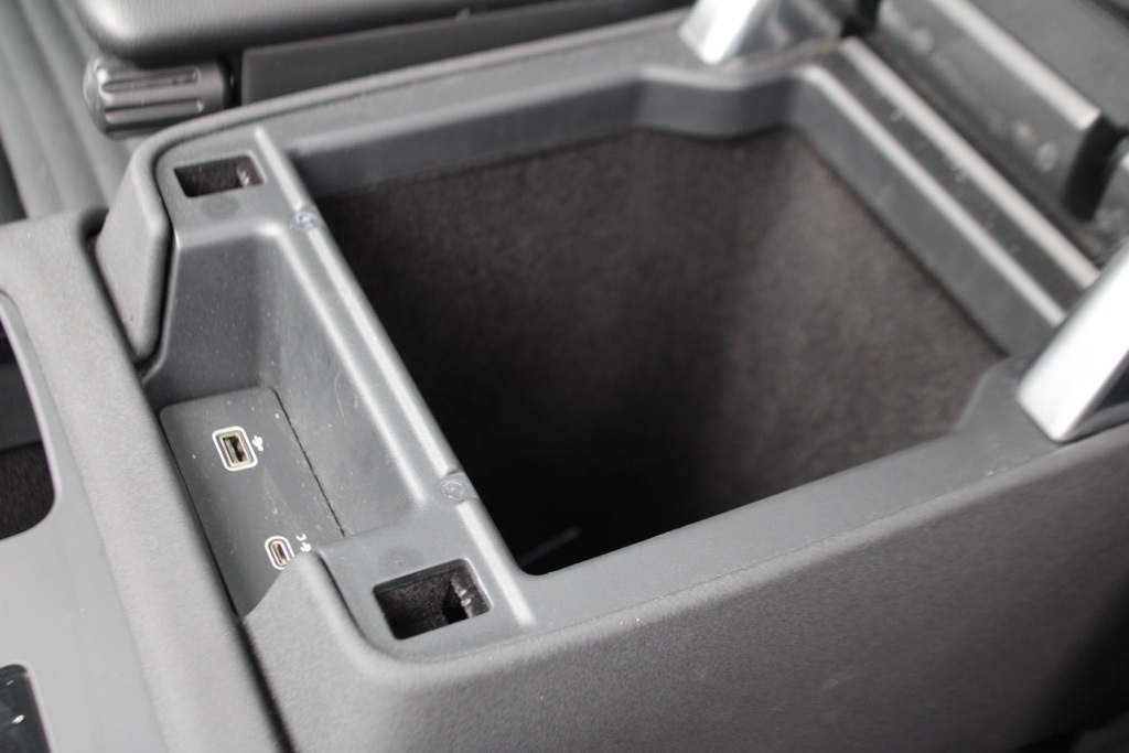 2024 Land Rover Discovery P360 Dynamic SE photo 21
