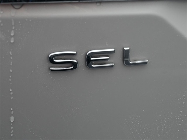 2025 Volkswagen Atlas SEL photo 12