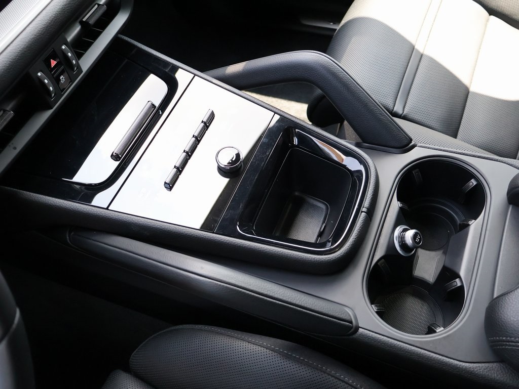 2024 Porsche Cayenne S photo 22