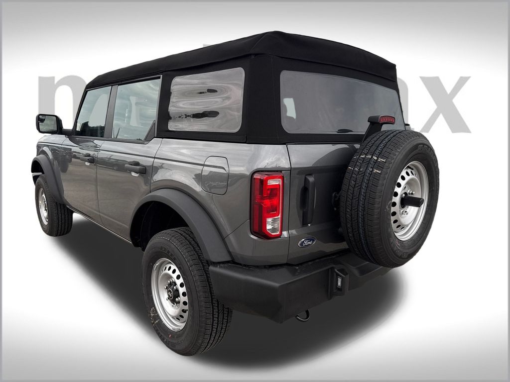 2025 Ford Bronco Base photo 3