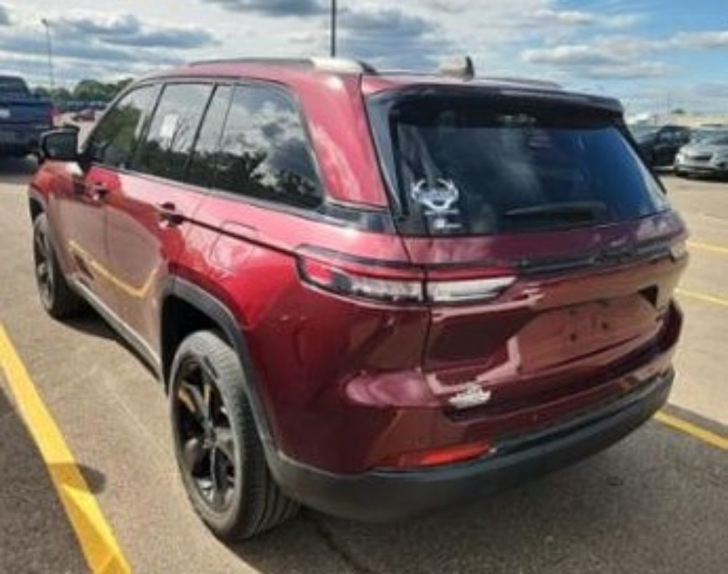 2023 Jeep Grand Cherokee Limited photo 4