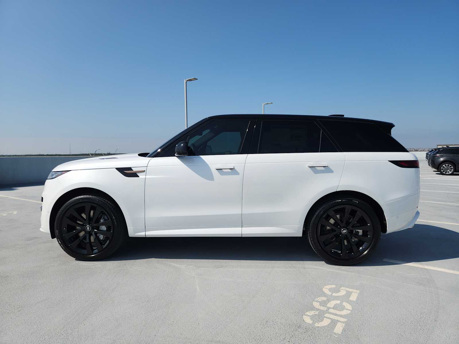 2025 Land Rover Range Rover Sport SE photo 4