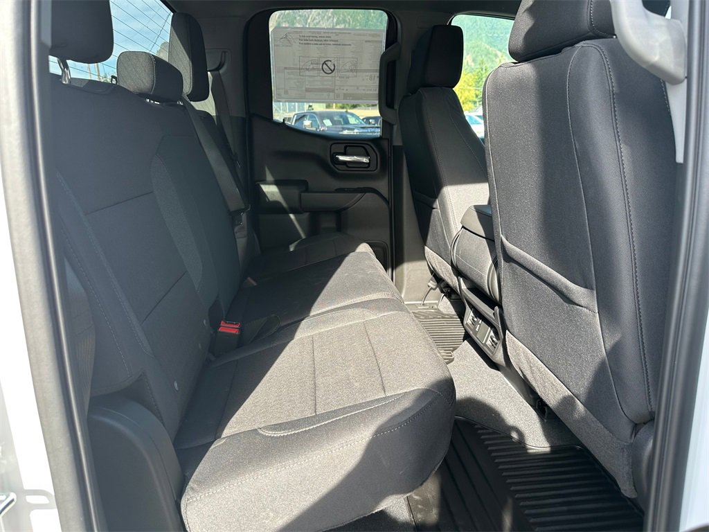 2025 Chevrolet Silverado 1500 Custom photo 13