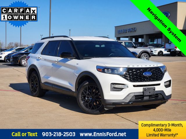 2022 Ford Explorer ST-LINE's photo