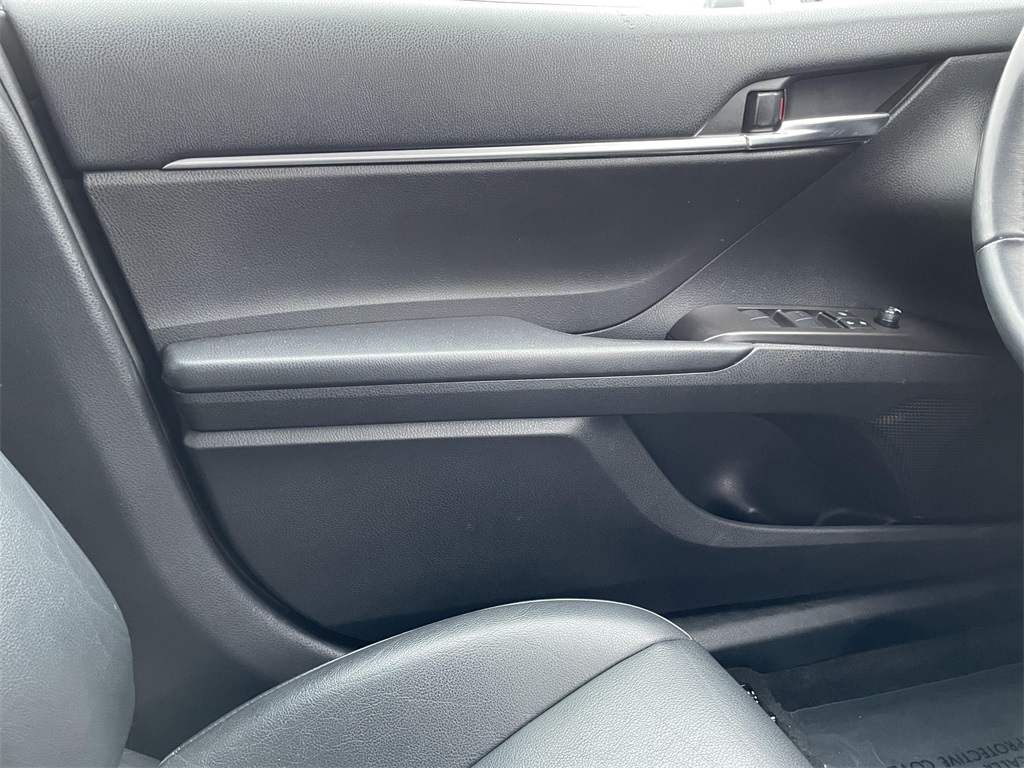 2022 Toyota Camry SE photo 14