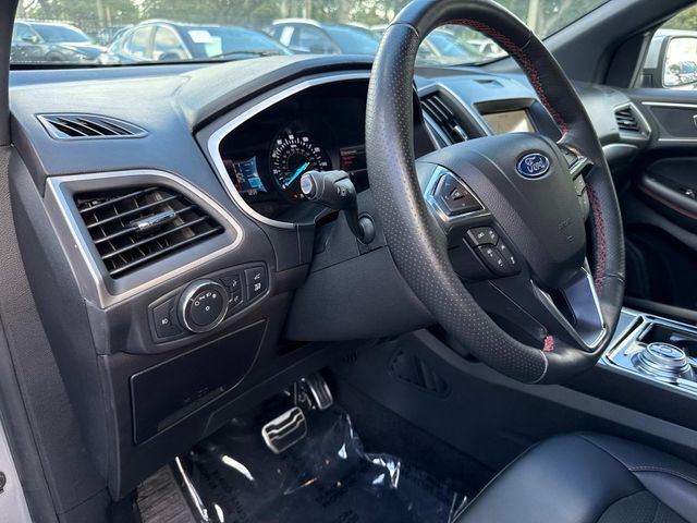 2020 Ford Edge ST photo 20