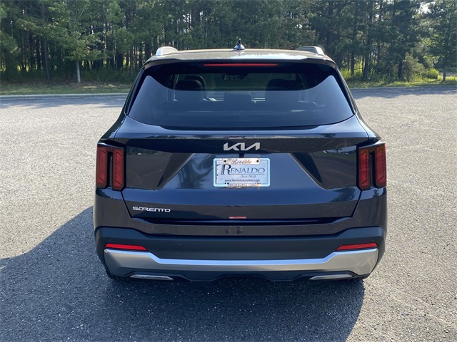 2025 Kia Sorento S photo 3