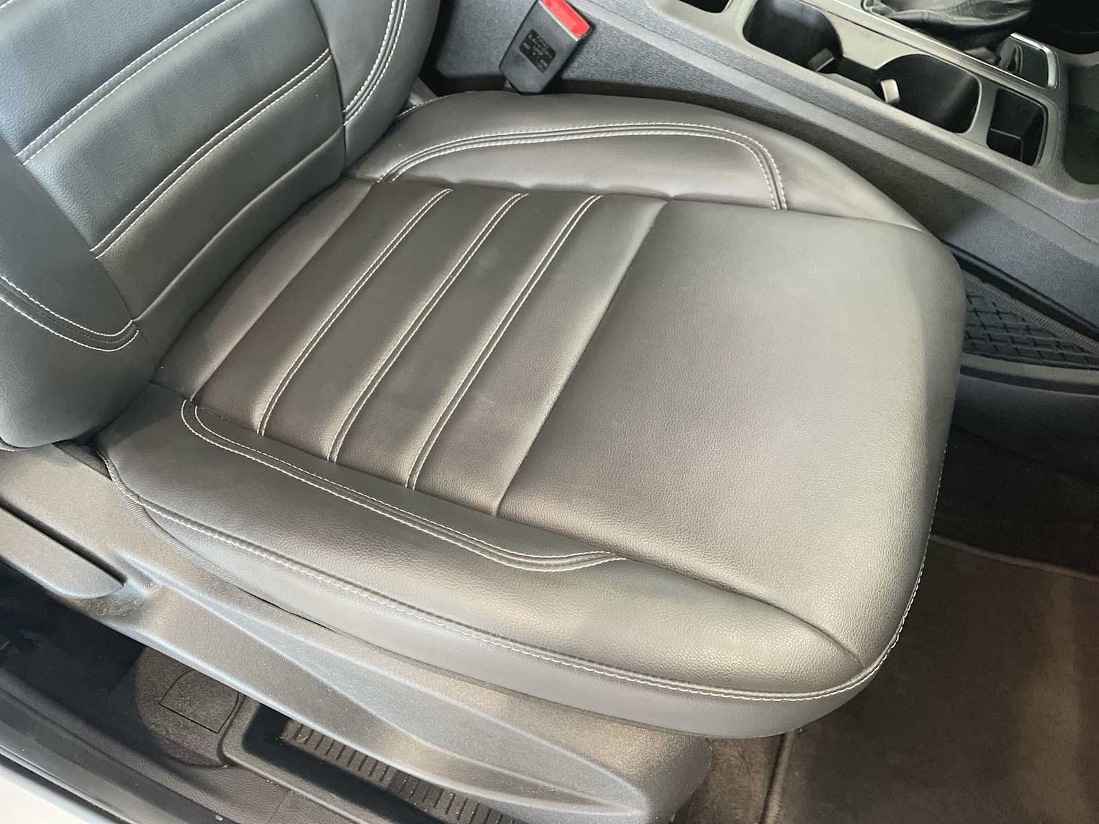 2019 Ford Escape SEL photo 23