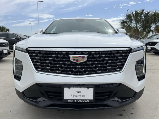 2025 Cadillac XT4 Premium Luxury photo 3
