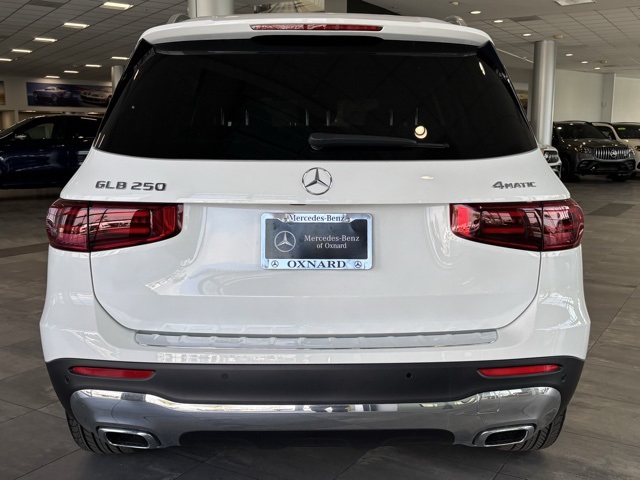 2026 Mercedes Benz GLB 250 4MATIC photo 4