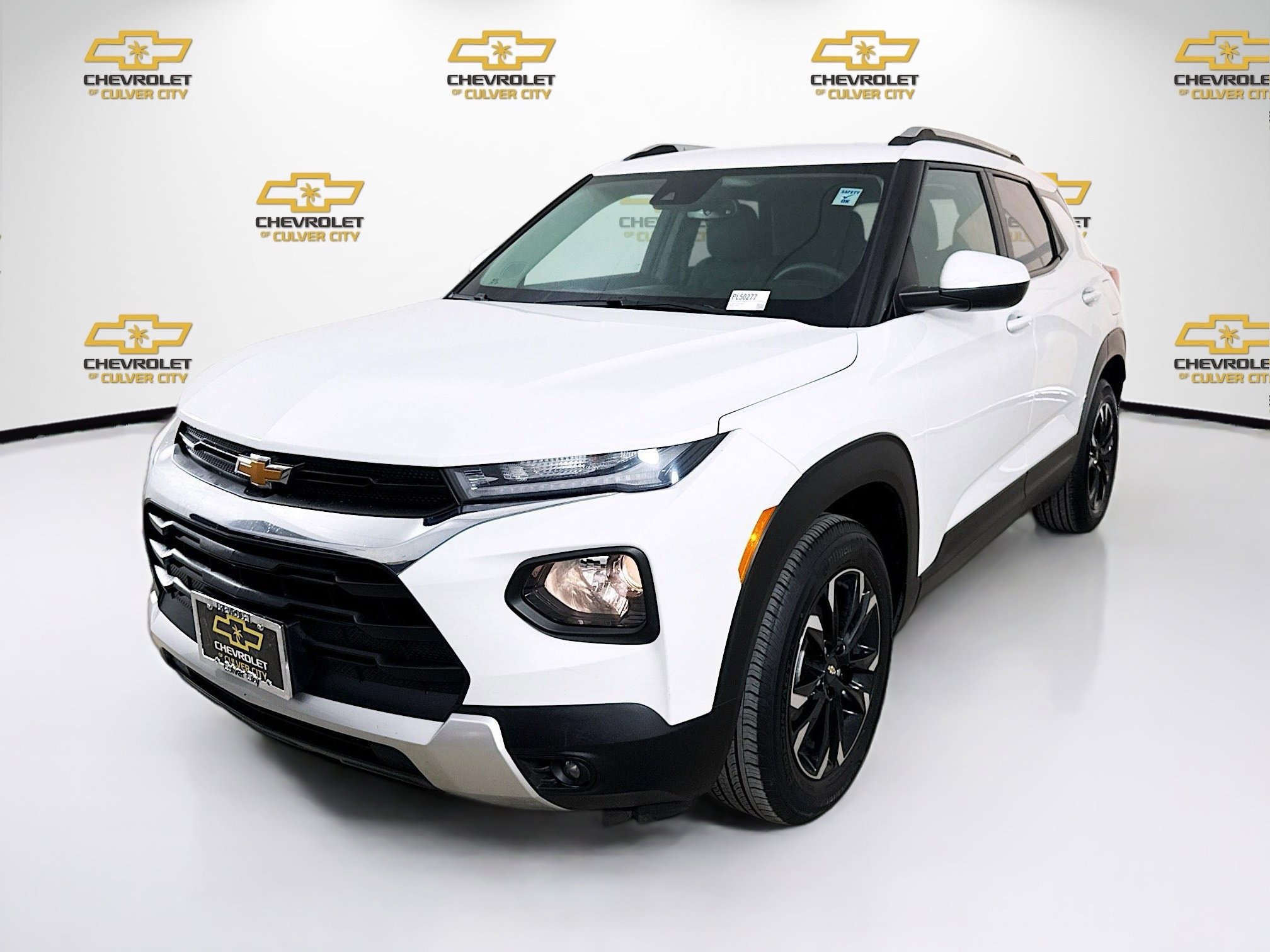2023 Chevrolet Trailblazer LT photo 2