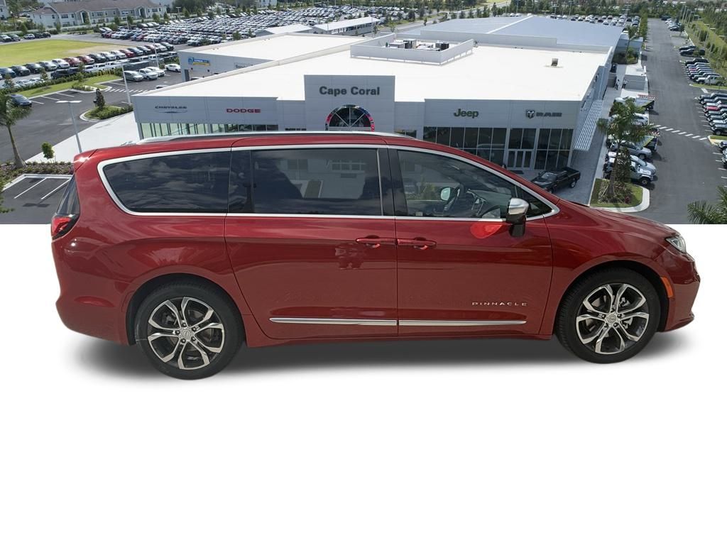 2026 Chrysler Pacifica Pinnacle photo 3