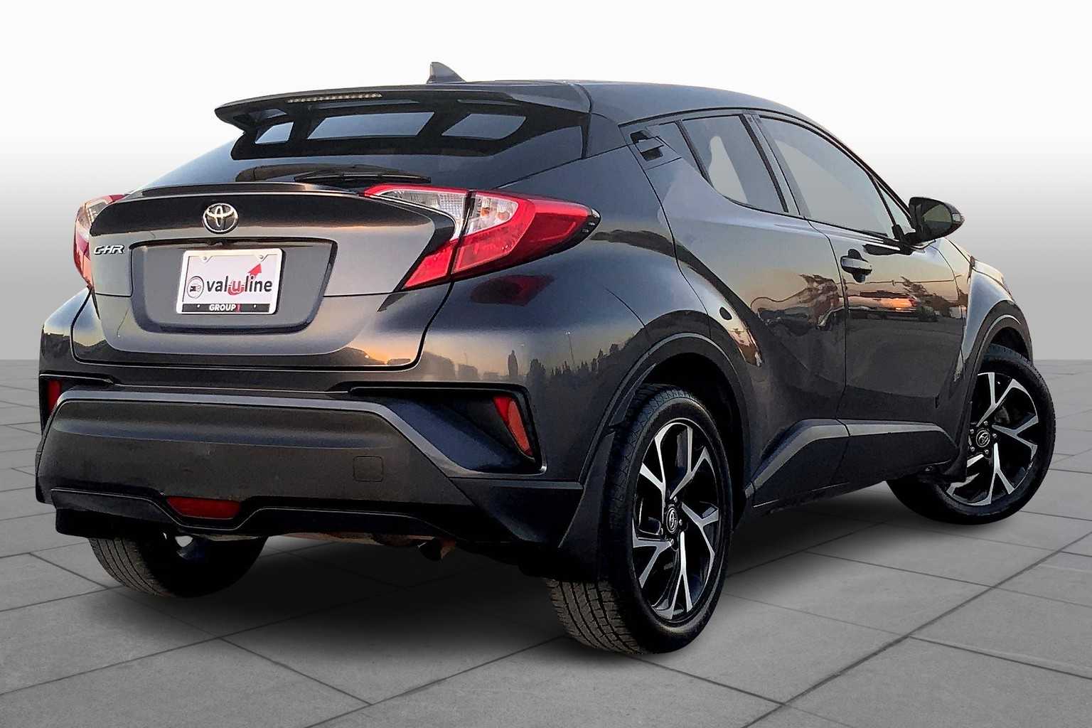 2018 Toyota C-HR XLE Premium photo 12