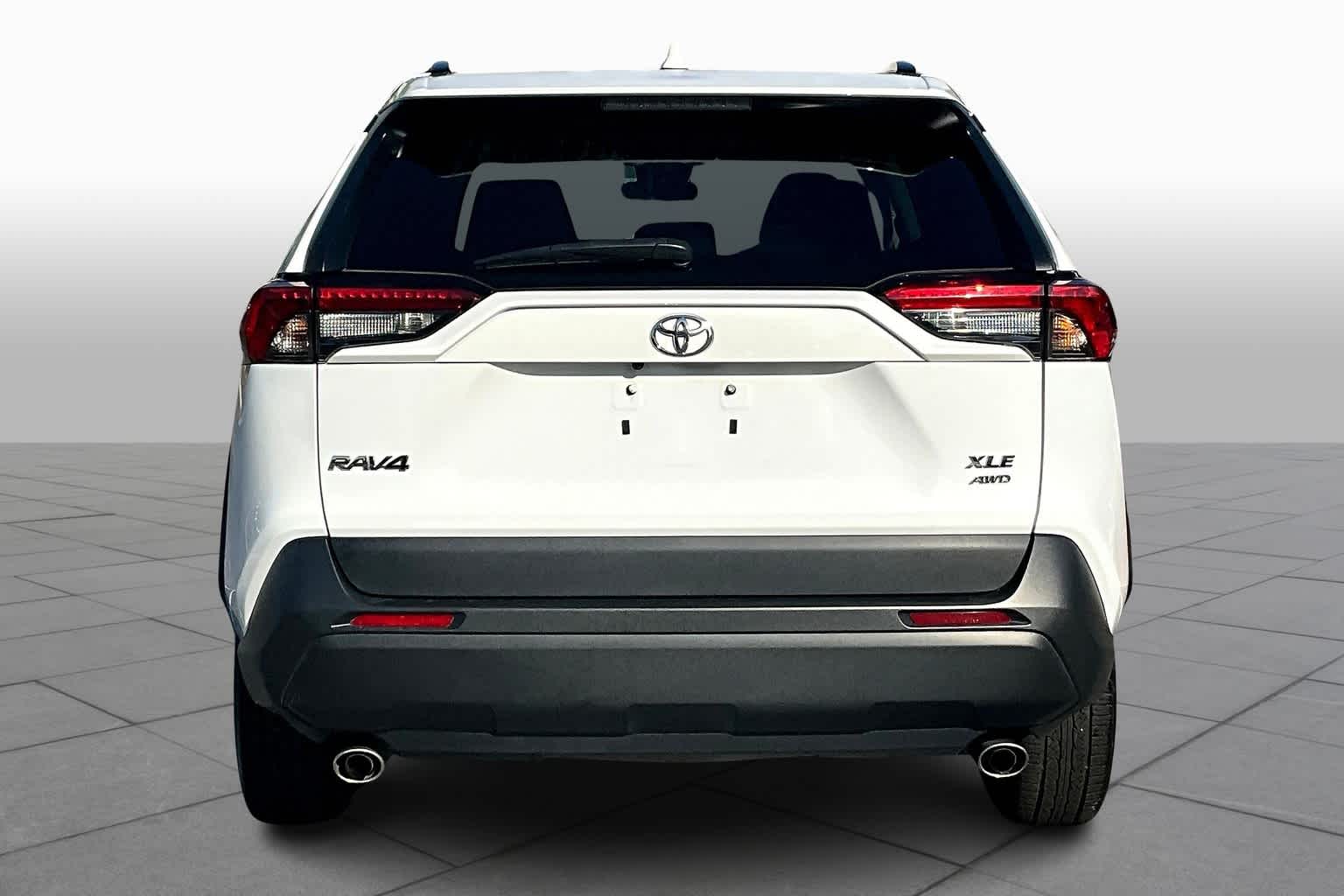 2022 Toyota RAV4 XLE photo 4