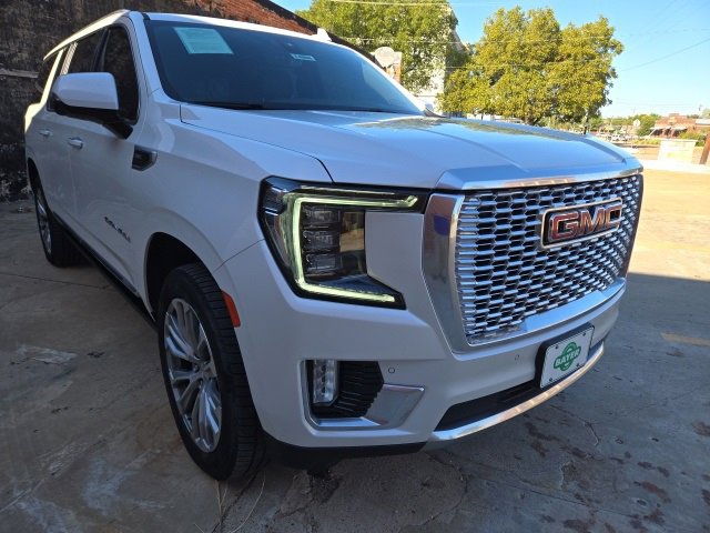 2021 Gmc Yukon XL Denali photo 3