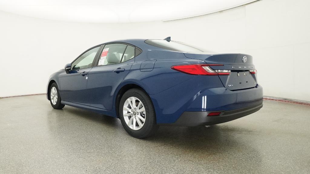 2025 Toyota Camry LE photo 14