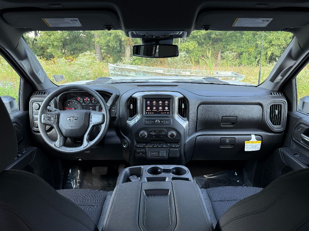 2025 Chevrolet Silverado 2500HD Custom photo 29