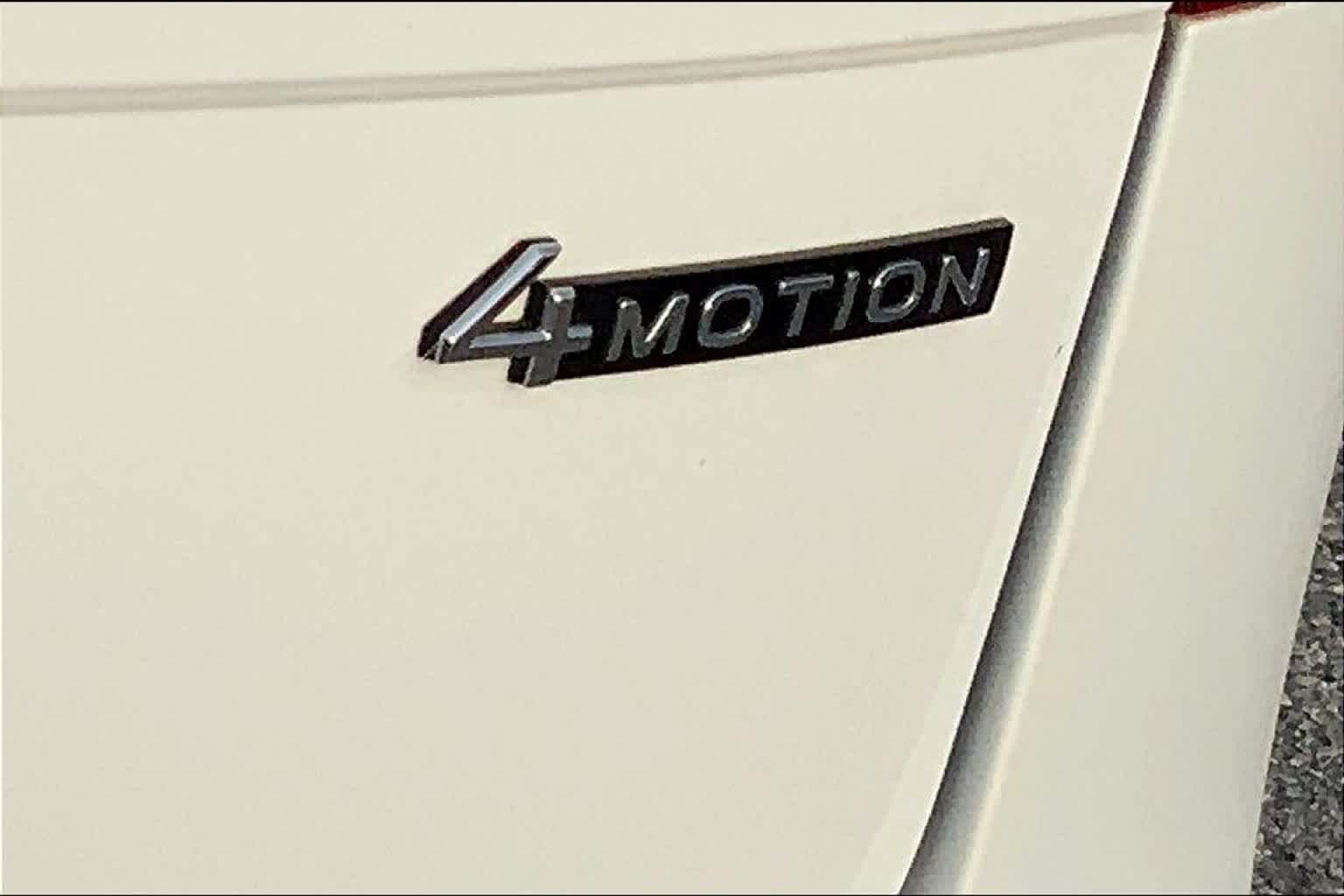 2022 Volkswagen Tiguan SE photo 9