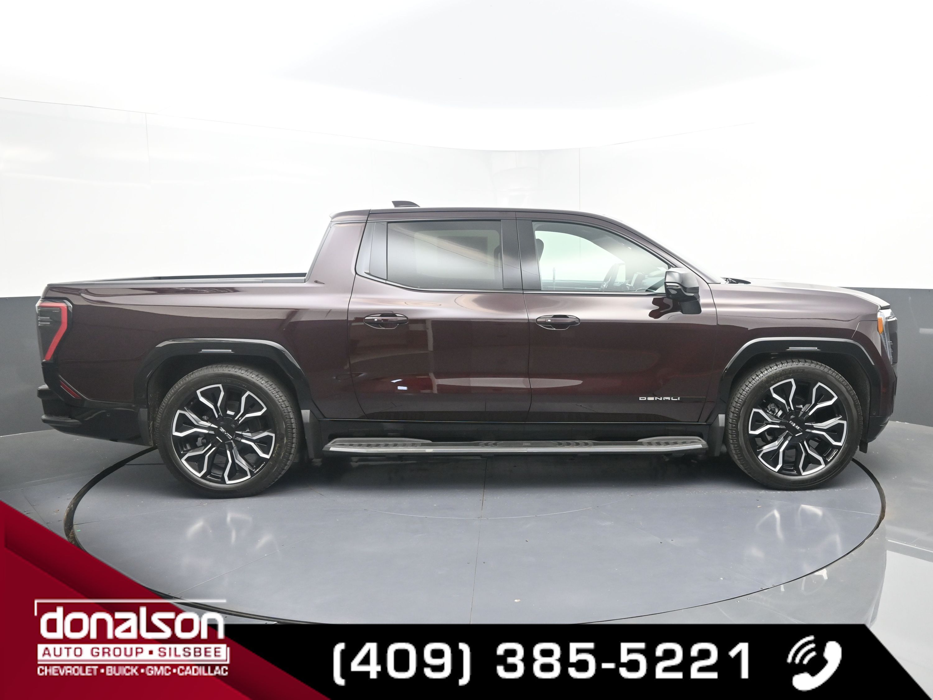 2025 Gmc Sierra Denali photo 2