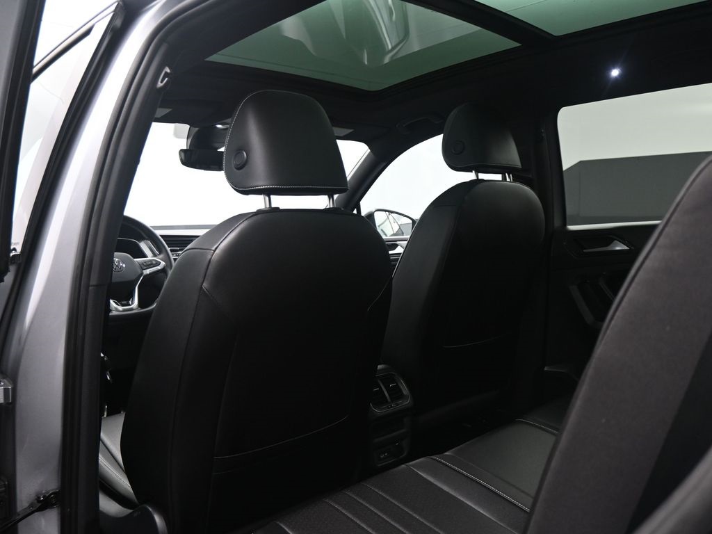 2023 Volkswagen Tiguan SE R-Line Black photo 16