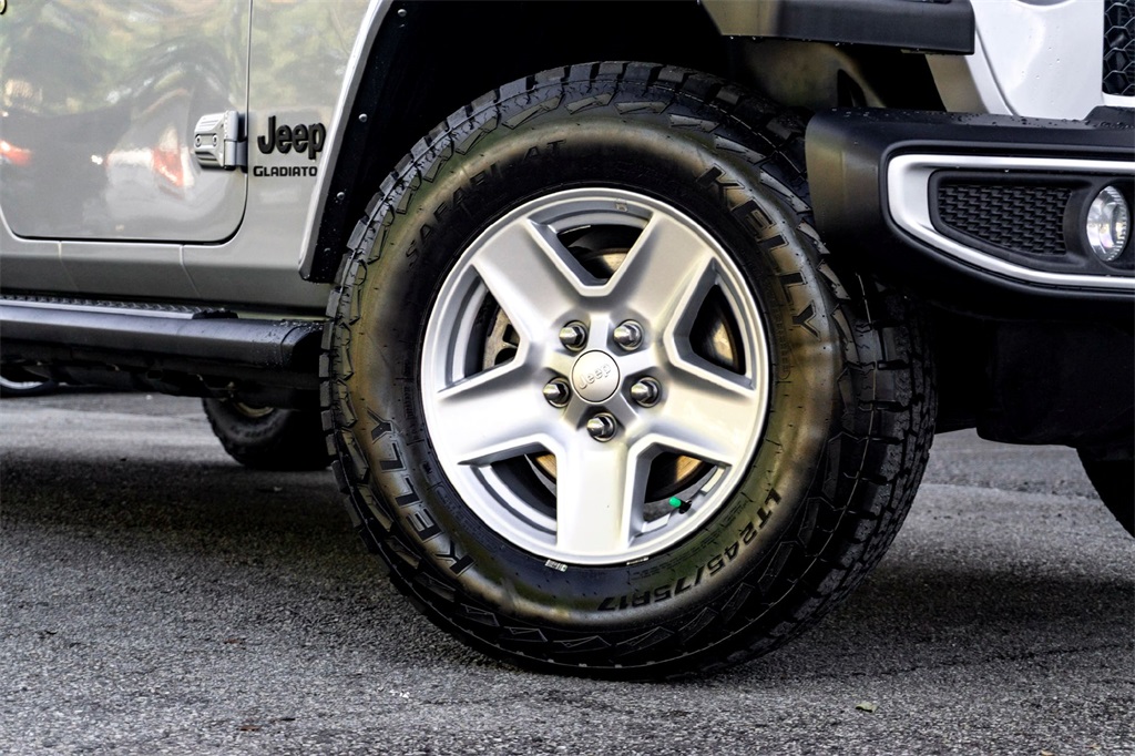 2022 Jeep Gladiator Sport photo 2