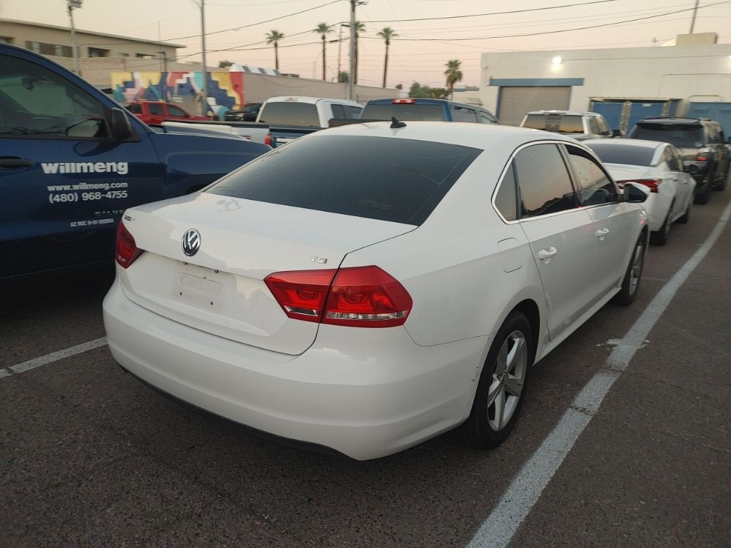 2015 Volkswagen Passat Limited photo 5