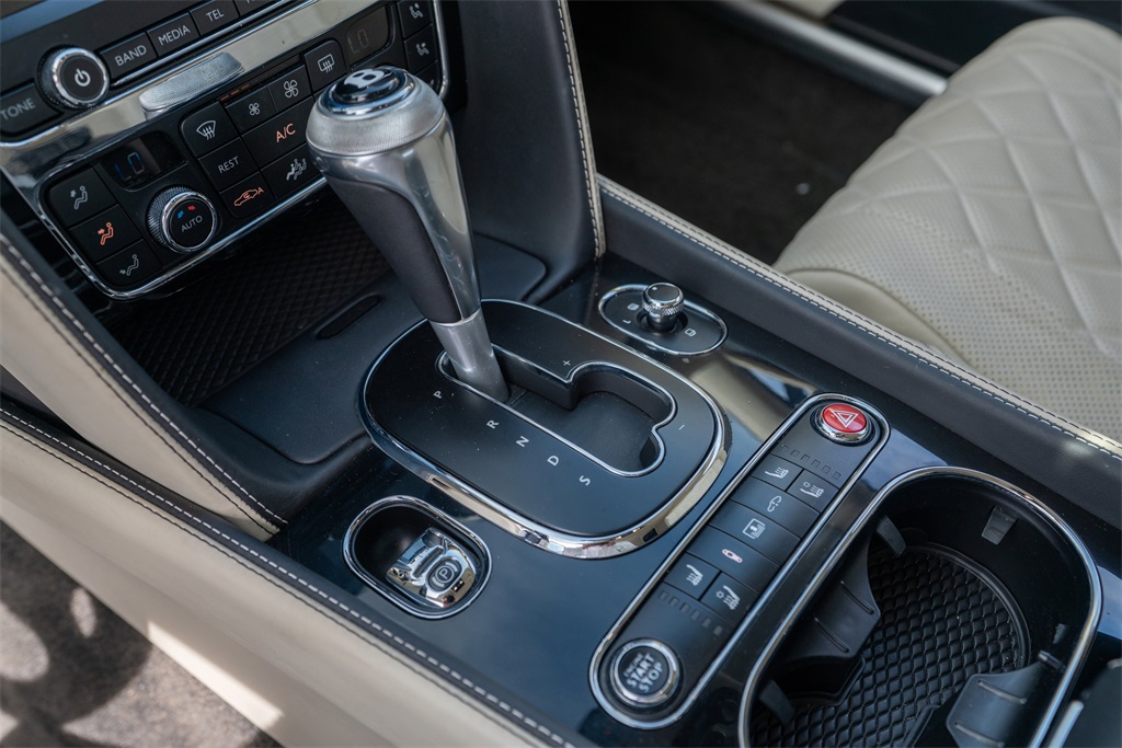 2018 Bentley Flying Spur V8 photo 37