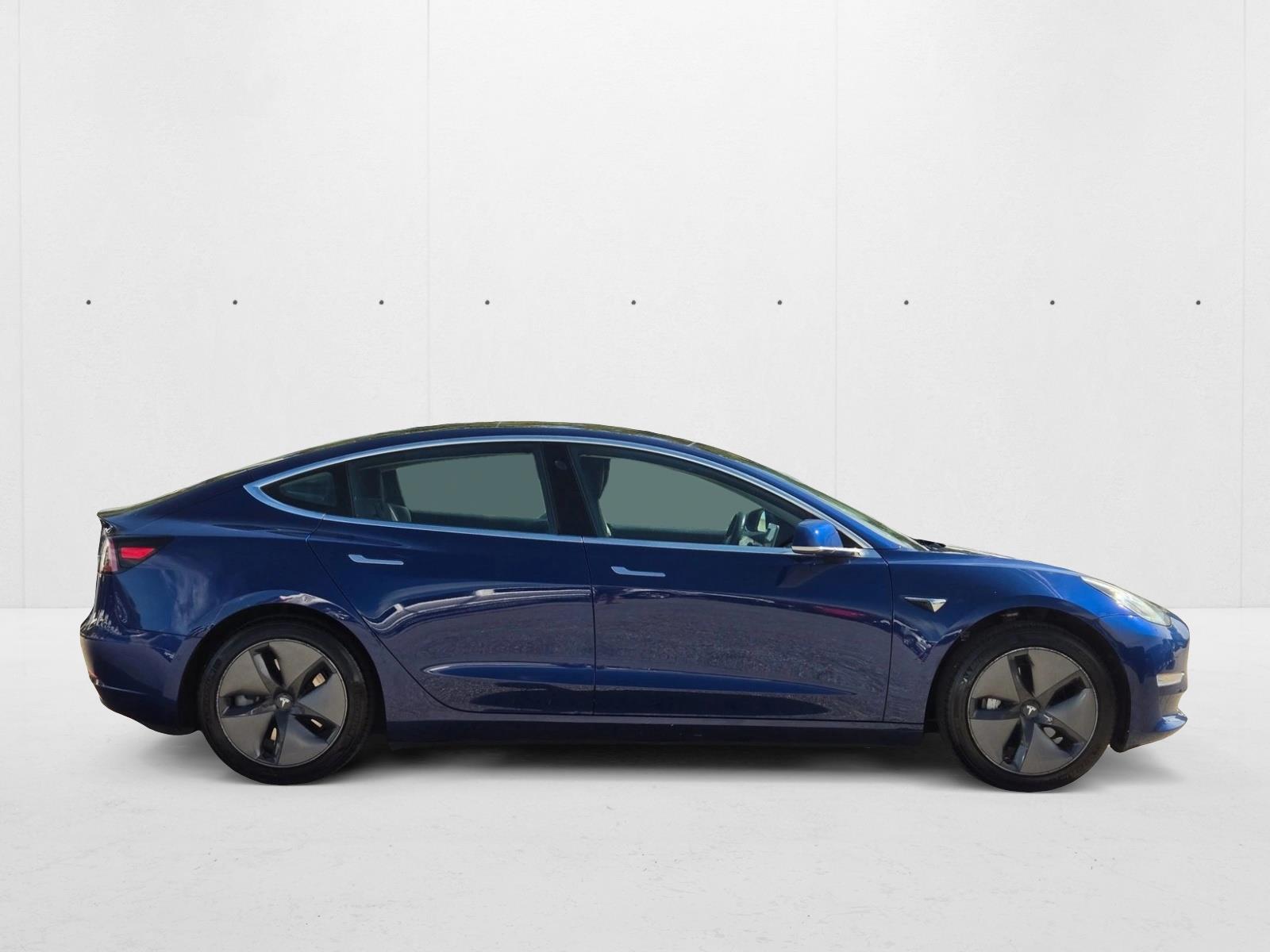 2019 Tesla Model 3 Standard Range Plus photo 4