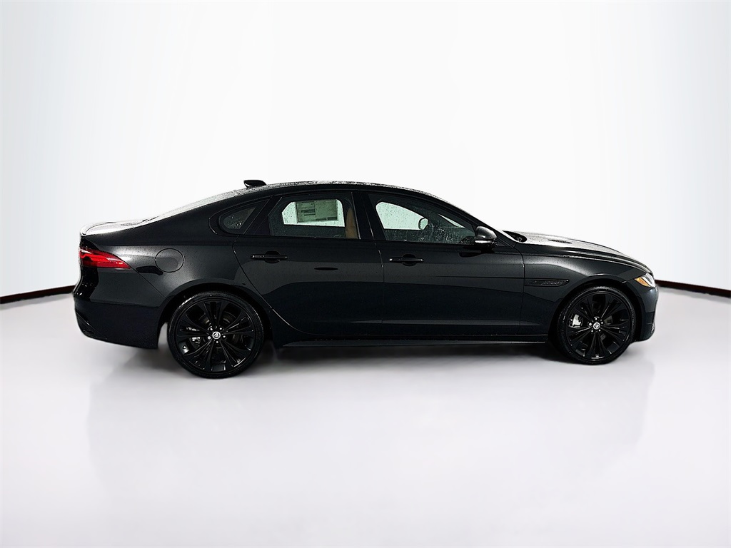 New 2024 Black Jaguar R-Dynamic SE image 4
