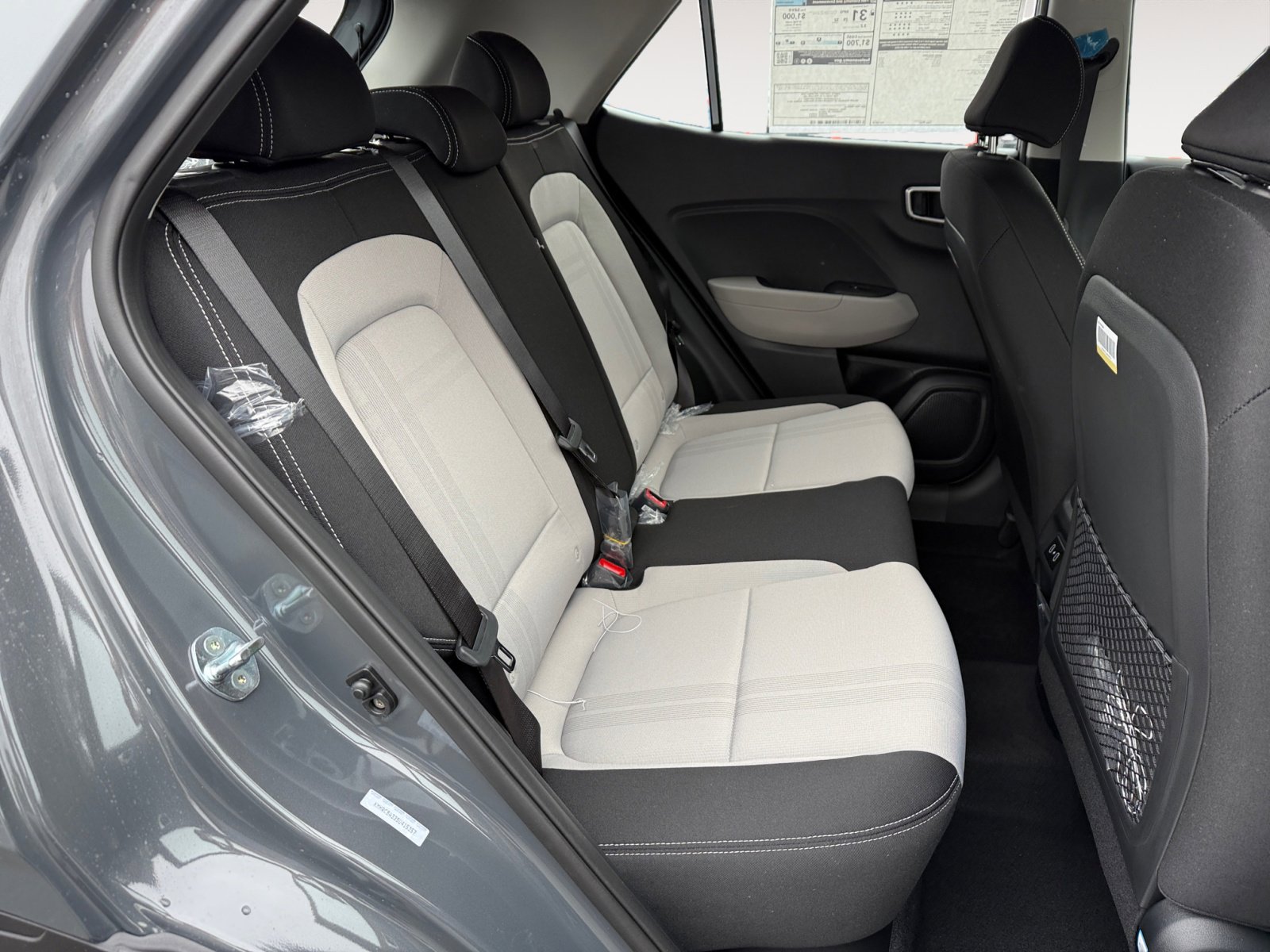 2025 Hyundai Venue SEL photo 18