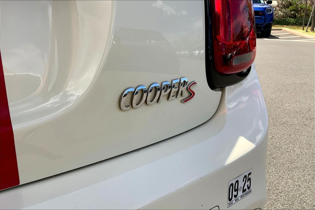 Image of Pre-Owned 2019 MINI Cooper S Signature