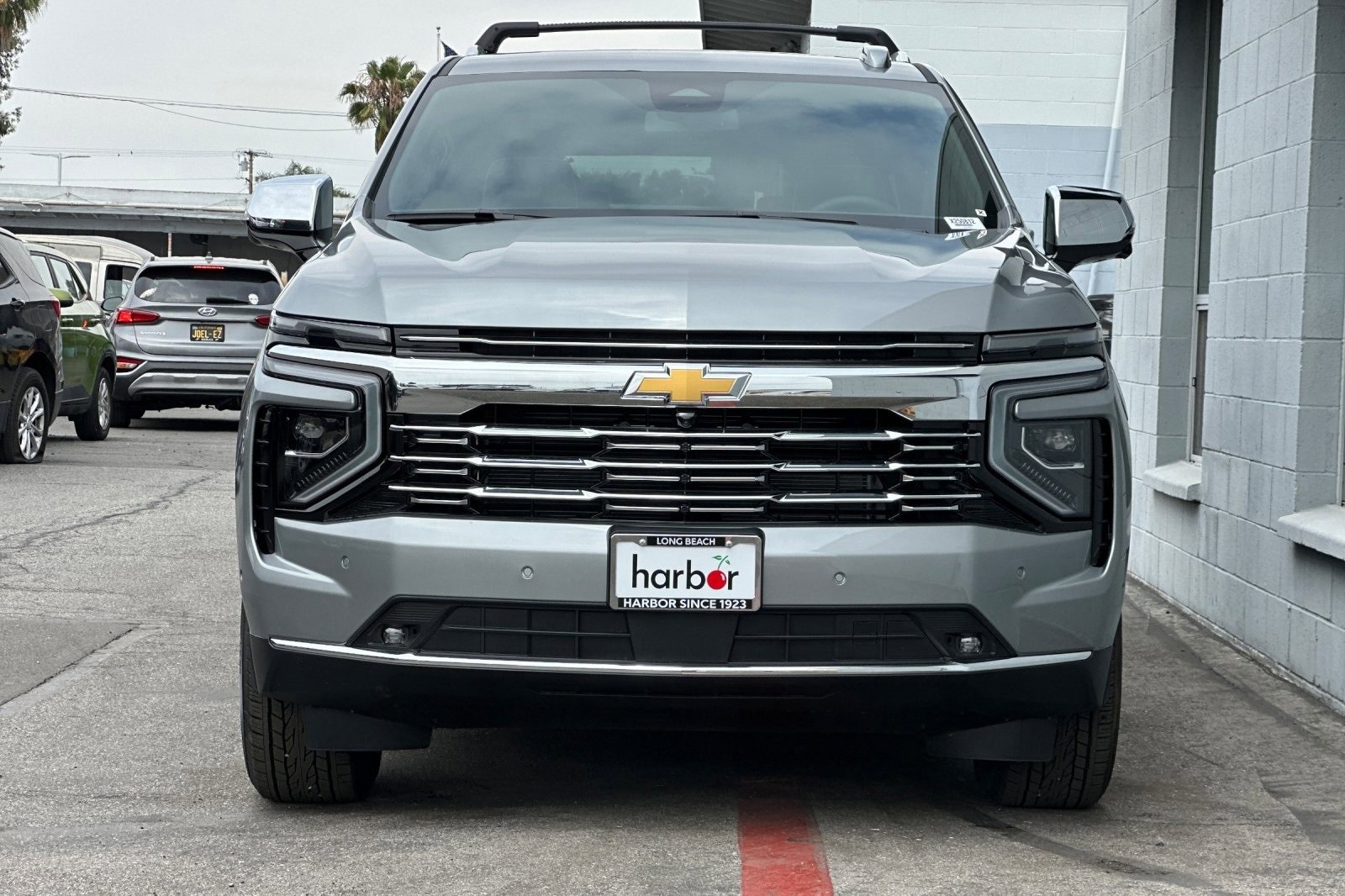 2025 Chevrolet Suburban Premier photo 9