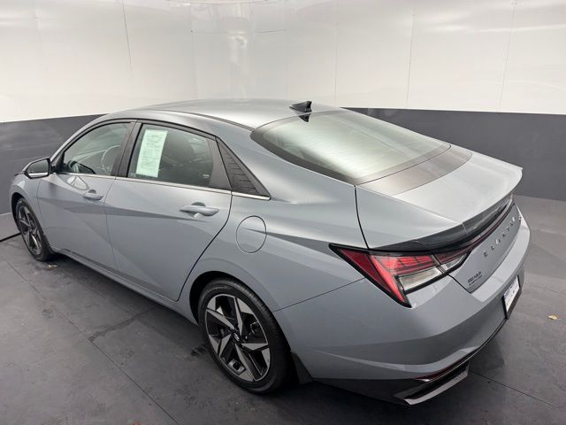 2022 Hyundai Elantra Hybrid Limited photo 3
