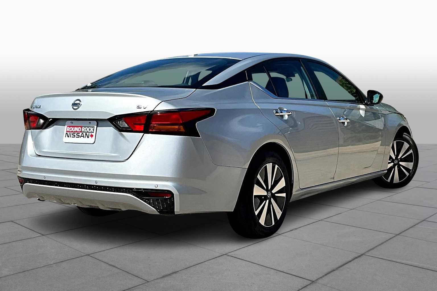 2022 Nissan Altima 2.5 SV photo 7