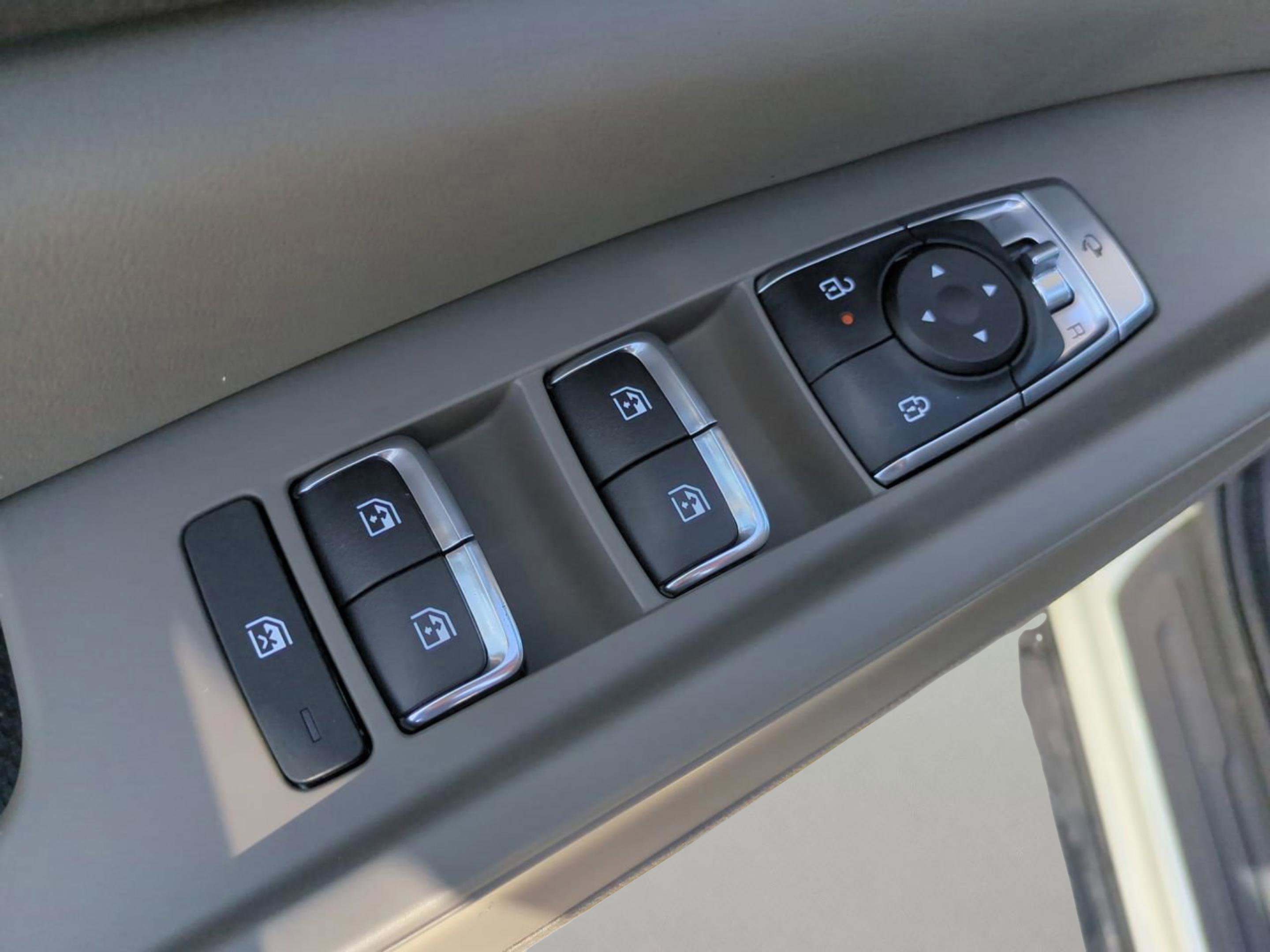 2026 Kia Carnival EX photo 26