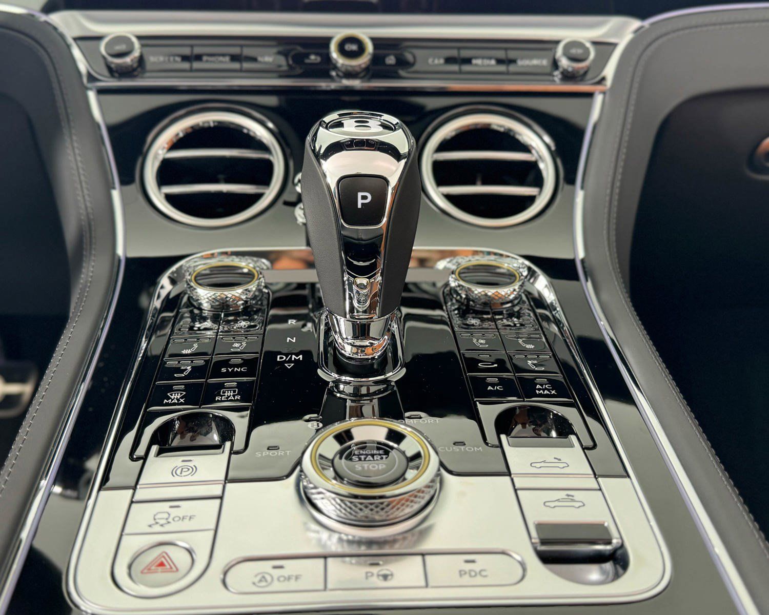 2024 Bentley Continental GT Azure photo 27